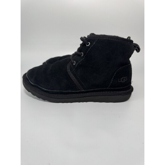 UGG Neumel 2 Black Ankle Chukka Shearling Lined Boots 1017320K Big Kids Size 4 - Picture 4 of 13